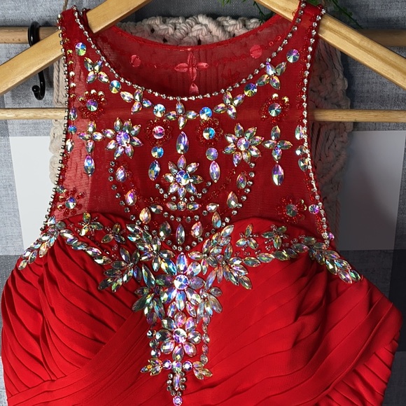 Stunning RED Long Prom Dress - Picture 7 of 7